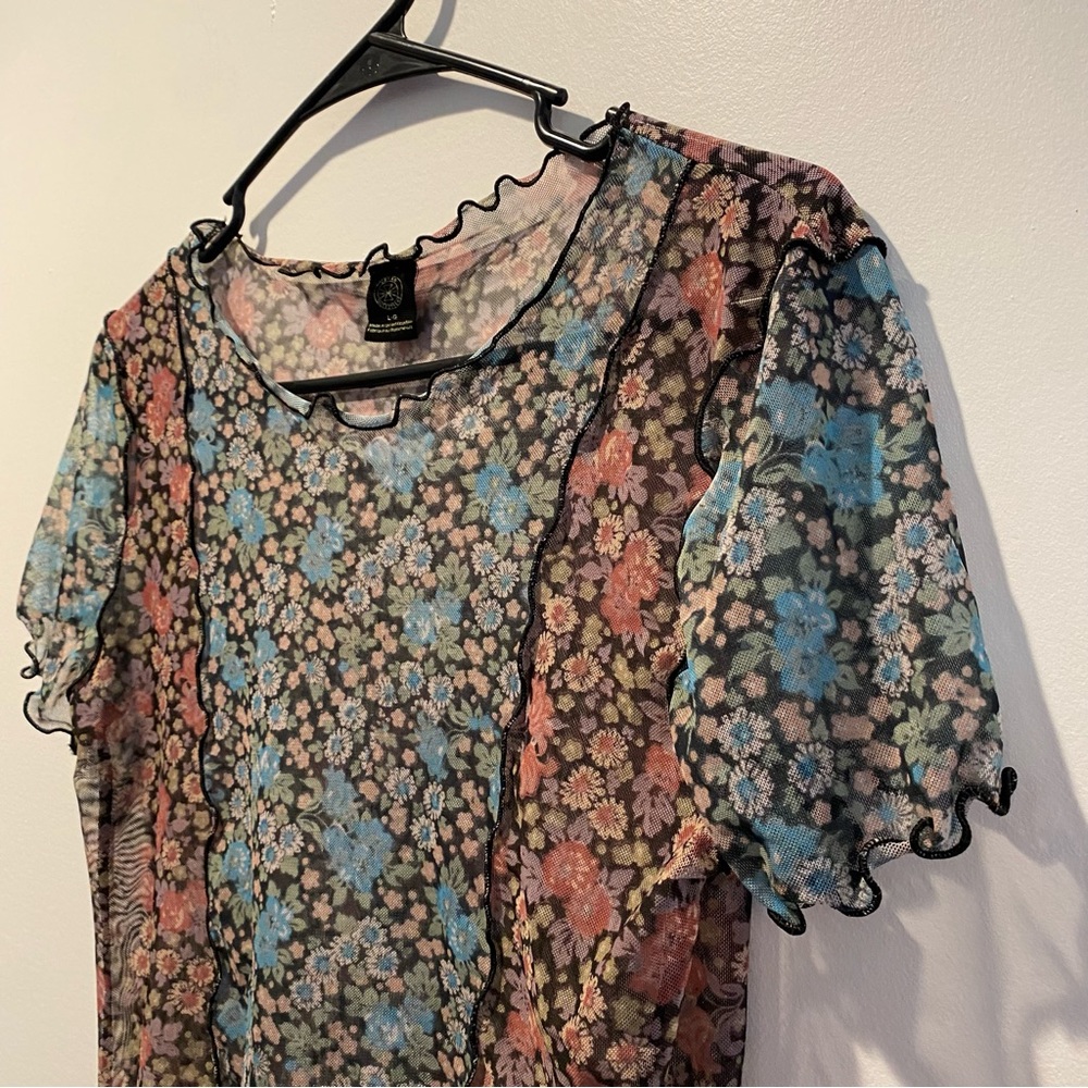 URBAN OUTFITTERS Sheer Floral Top Large